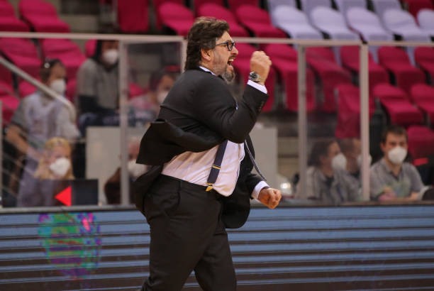 他从校园创 他从校园创